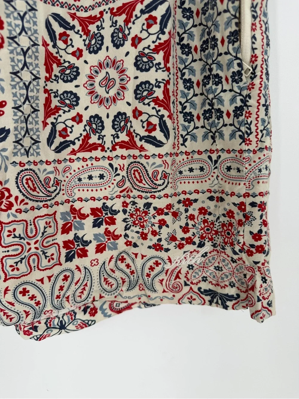 Kith Needlepoint Print Hardaway Silk Blend Paisley Bandana Shorts In Sandrift